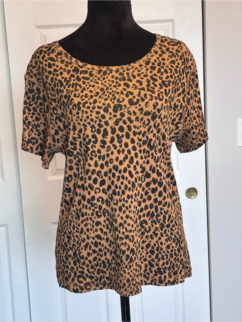 Universal Thread Leopard Print Short Sleeve Boat Neck T Shirt Brown Black XXL